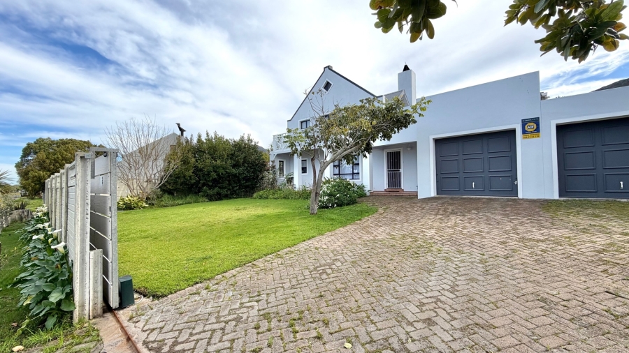 3 Bedroom Property for Sale in Heuningkloof Western Cape